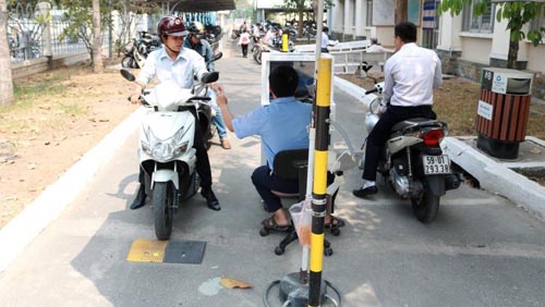 máy giữ xe thông minh giá rẻ